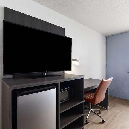 Super 8 By Wyndham Riverside Al Zewnętrze zdjęcie