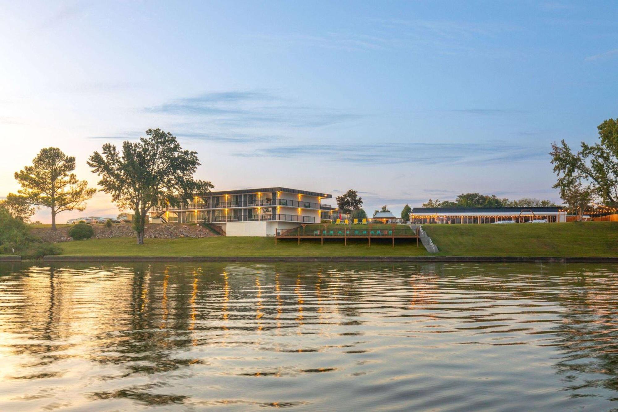 Super 8 By Wyndham Riverside Al Zewnętrze zdjęcie